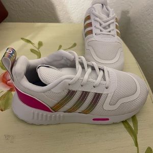 Adidas toddler size 8